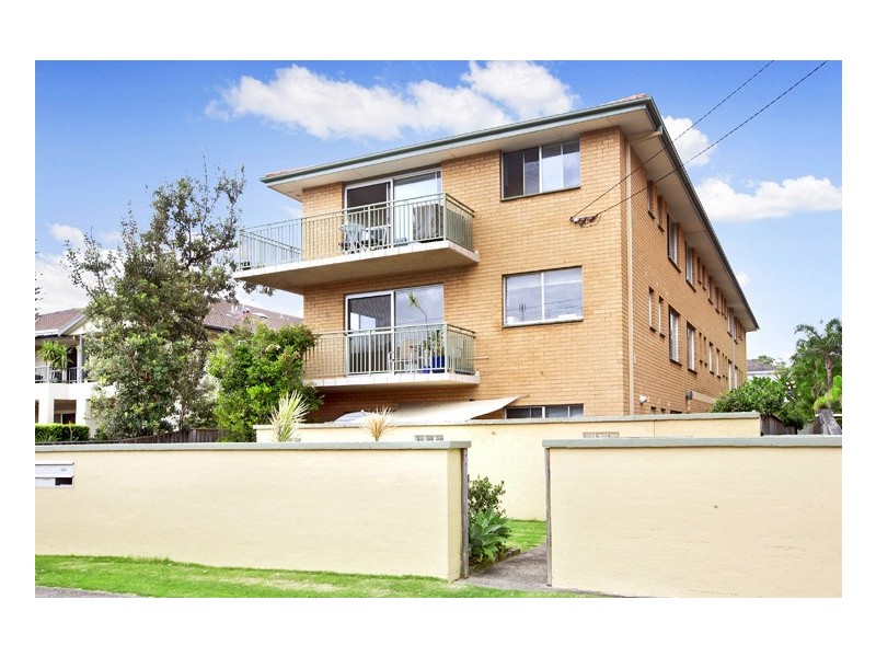 2/4 Wetherill Street, Narrabeen NSW 2101