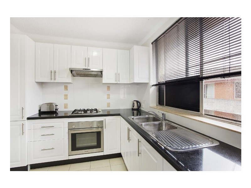 8/28 Pacific Parade, Dee Why NSW 2099