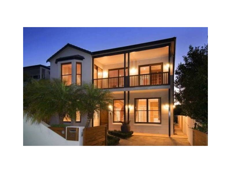 10 Ozone Parade, North Curl Curl NSW 2099