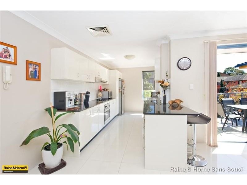 15/8-18 Shaftesbury Street, Carlton NSW 2218