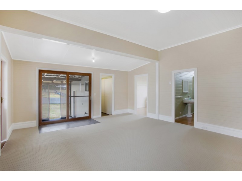 27 Myles Street, Dungog NSW 2420