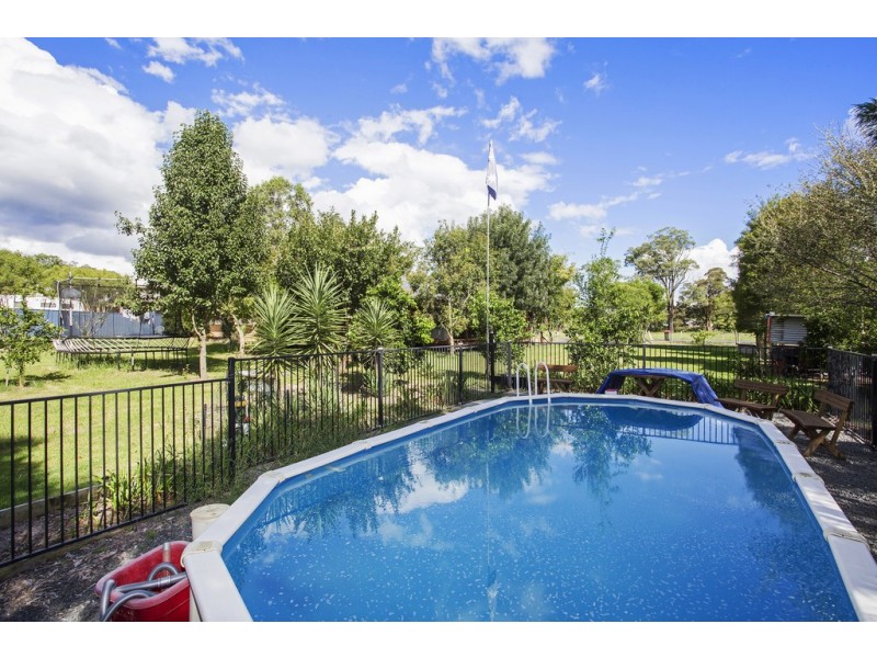 1 Hinton Street, Stroud NSW 2425