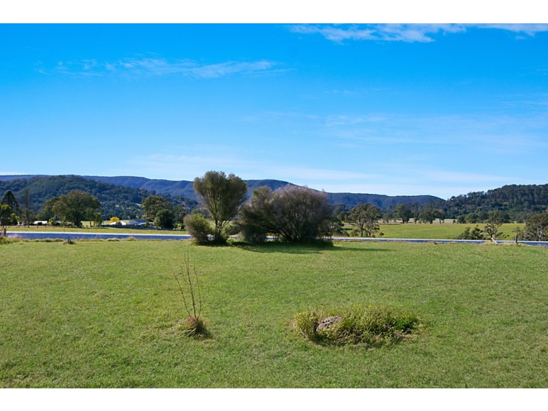 33 Salisbury Road, Dungog NSW 2420