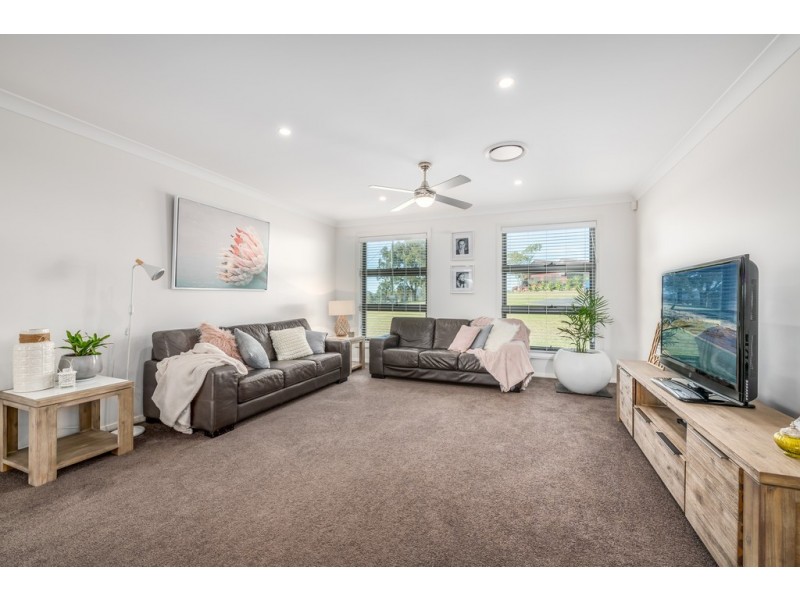 6 Oxbow Place, Clarence Town NSW 2321