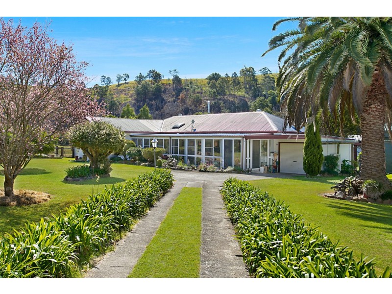 126 Sugarloaf Road, Dungog NSW 2420