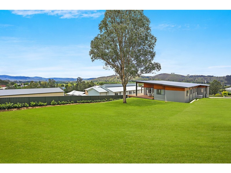 42 Melbee Circuit, Dungog NSW 2420