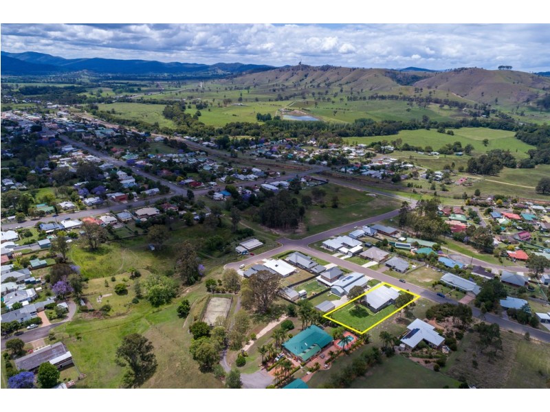 42 Melbee Circuit, Dungog NSW 2420