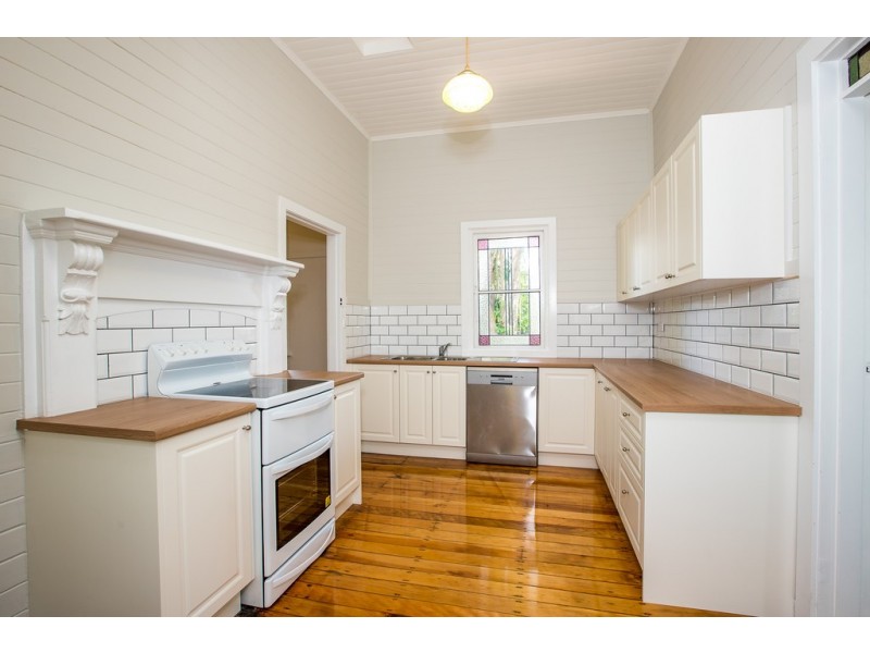 18 Dowling Street, Dungog NSW 2420