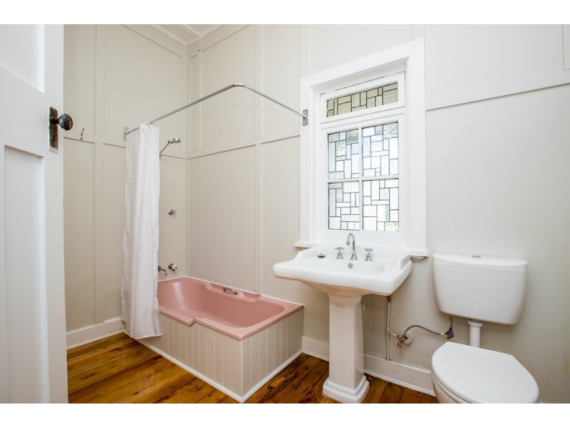 18 Dowling Street, Dungog NSW 2420