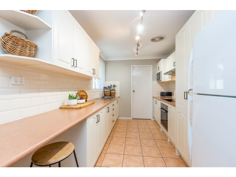 14 Holt Place, Raymond Terrace NSW 2324