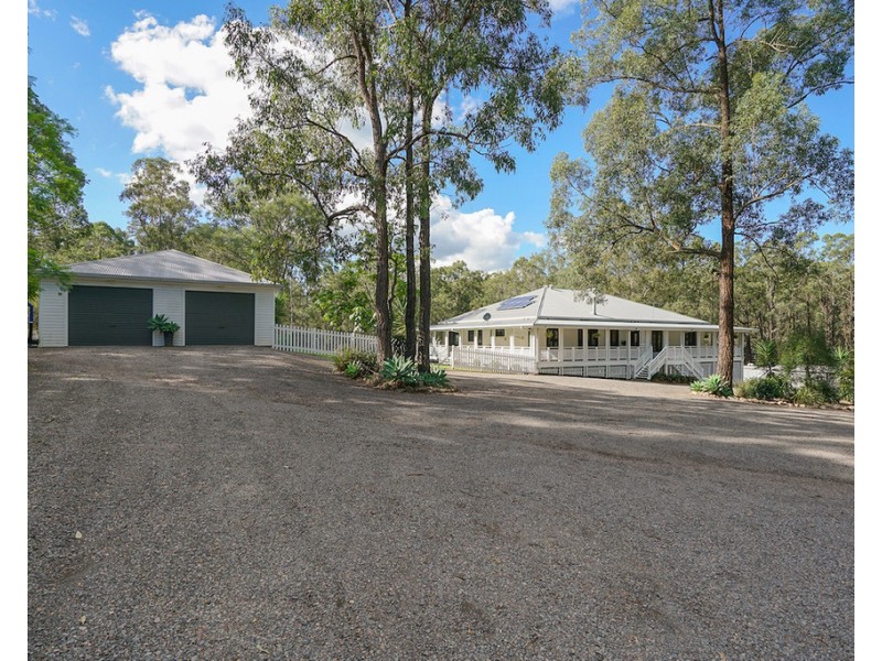 9 Giles Road, Seaham NSW 2324