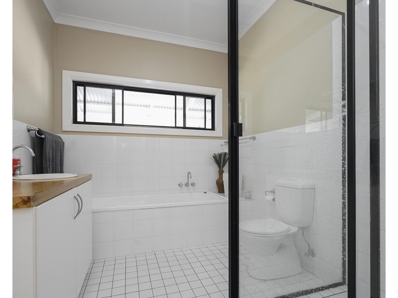 9 Giles Road, Seaham NSW 2324