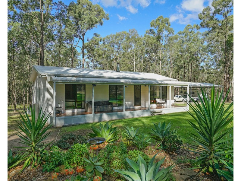 9 Giles Road, Seaham NSW 2324