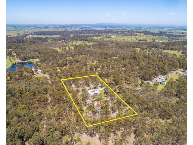 9 Giles Road, Seaham NSW 2324