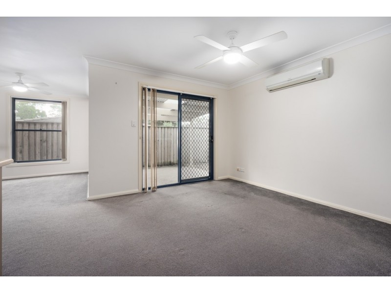 2/21 Hillview Avenue, Dungog NSW 2420