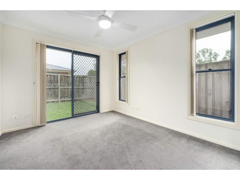 2/21 Hillview Avenue, Dungog NSW 2420