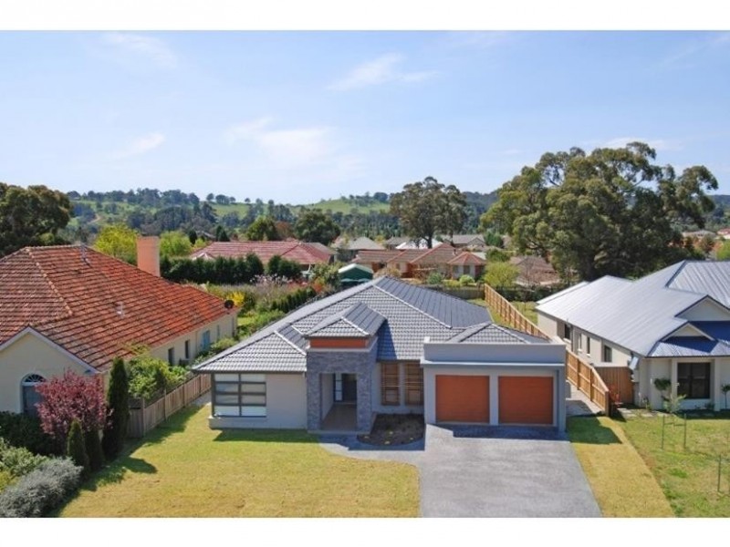 10 Emily Circuit, Bowral NSW 2576