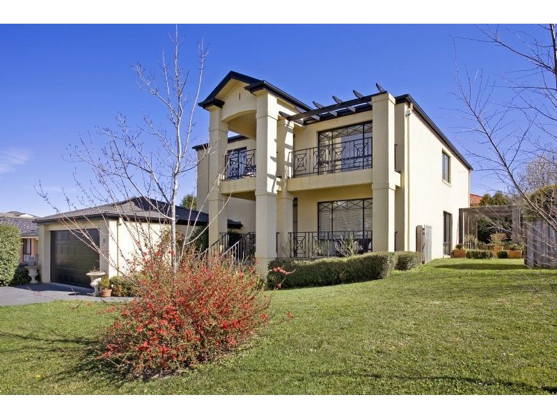 16 Stirling Drive, East Bowral NSW 2576