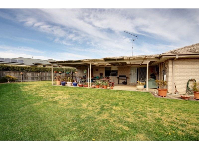 10 Dumfries Place, East Bowral NSW 2576