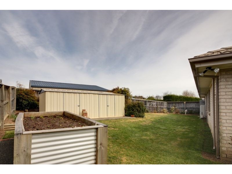 10 Dumfries Place, East Bowral NSW 2576