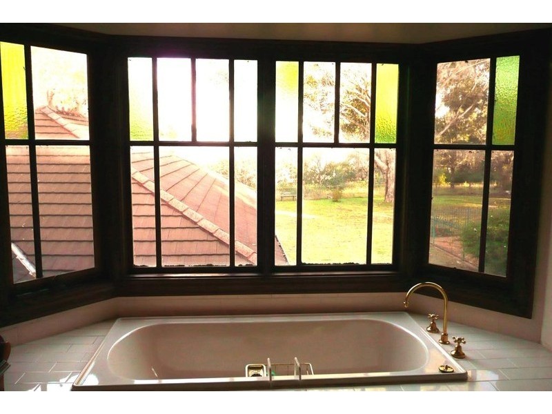 219 Donalds Range Road, Razorback NSW 2571