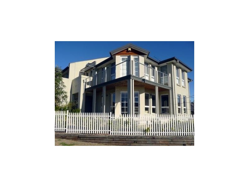 1 Gilbert Street, Elderslie NSW 2570