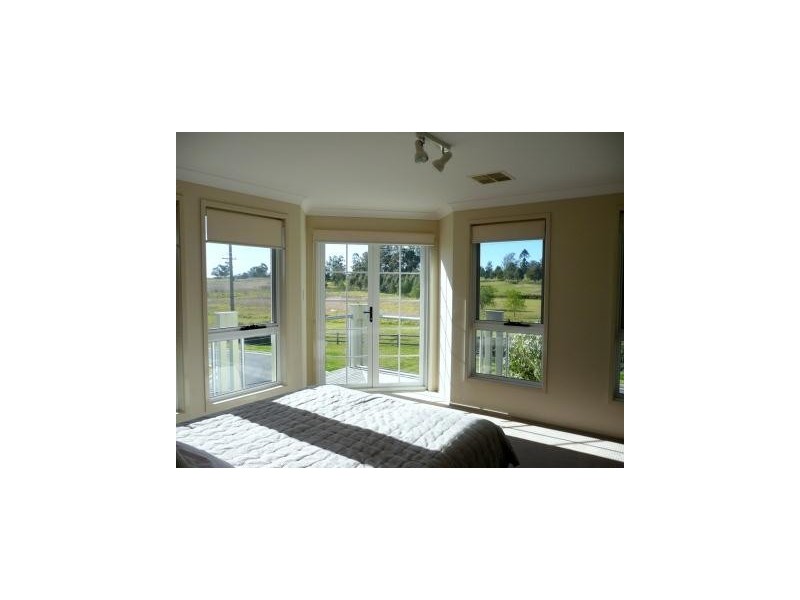 1 Gilbert Street, Elderslie NSW 2570