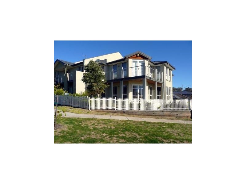 1 Gilbert Street, Elderslie NSW 2570