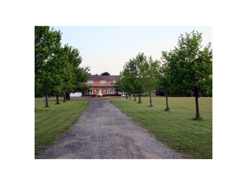 10 Plateau Drive, Razorback NSW 2571