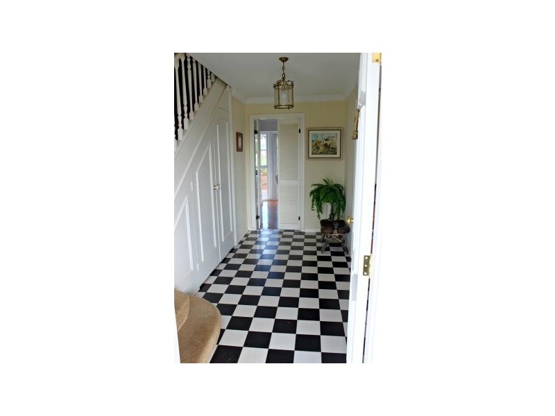 10 Plateau Drive, Razorback NSW 2571