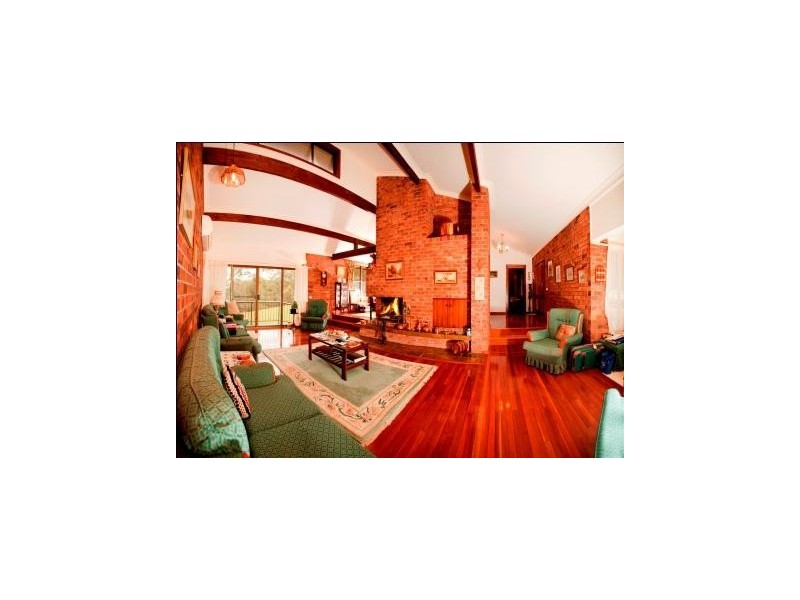 10 Langlands Road, Glen Oak NSW 2320