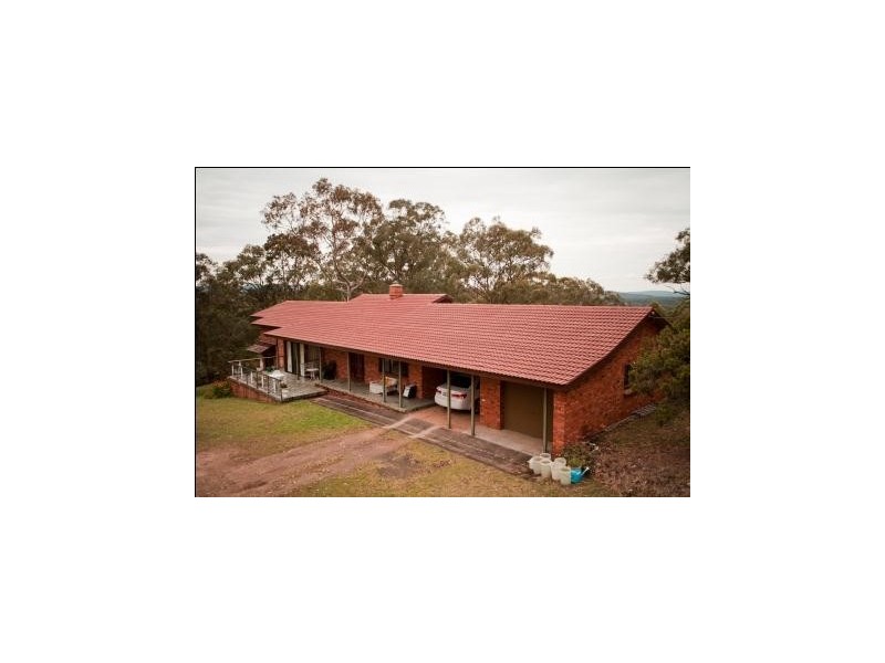 10 Langlands Road, Glen Oak NSW 2320