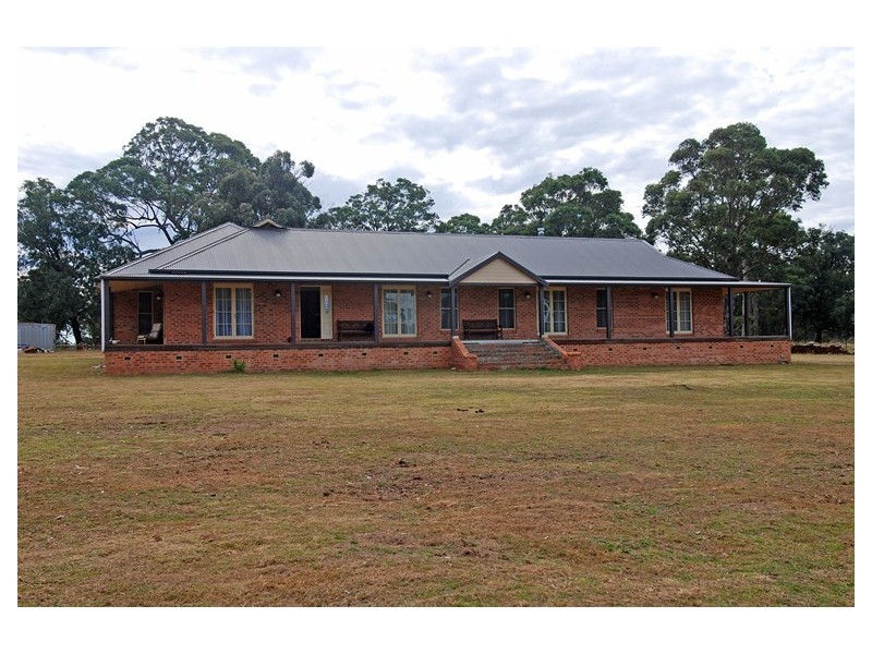 50 Bangadilly Road “Gumbaroo”, Canyonleigh NSW 2577