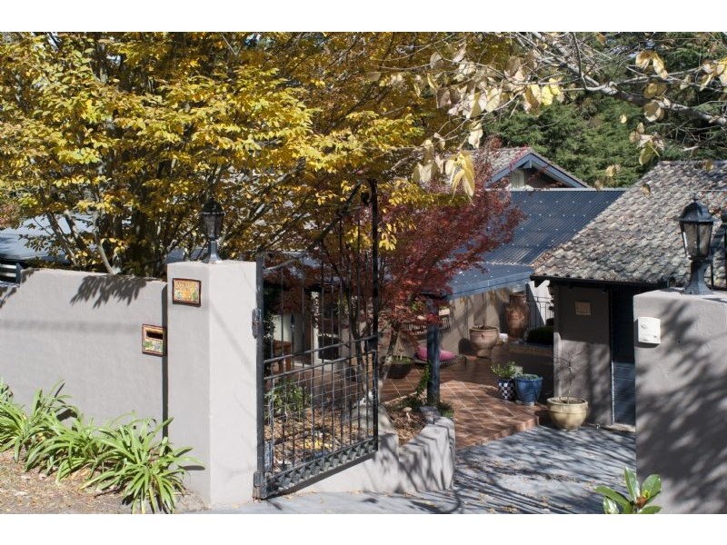 8 Hamilton Ave, Bowral NSW 2576