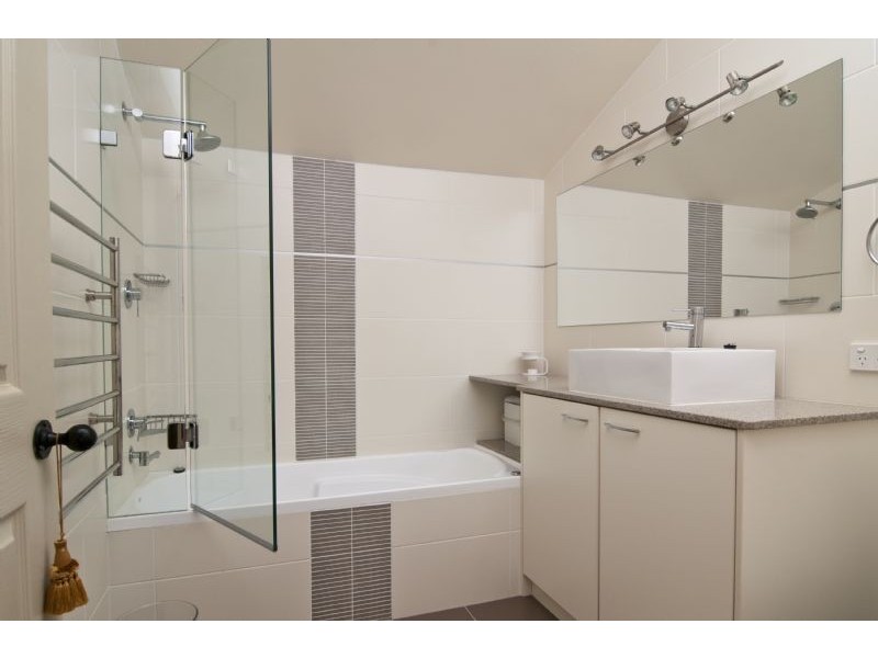 8 Hamilton Ave, Bowral NSW 2576