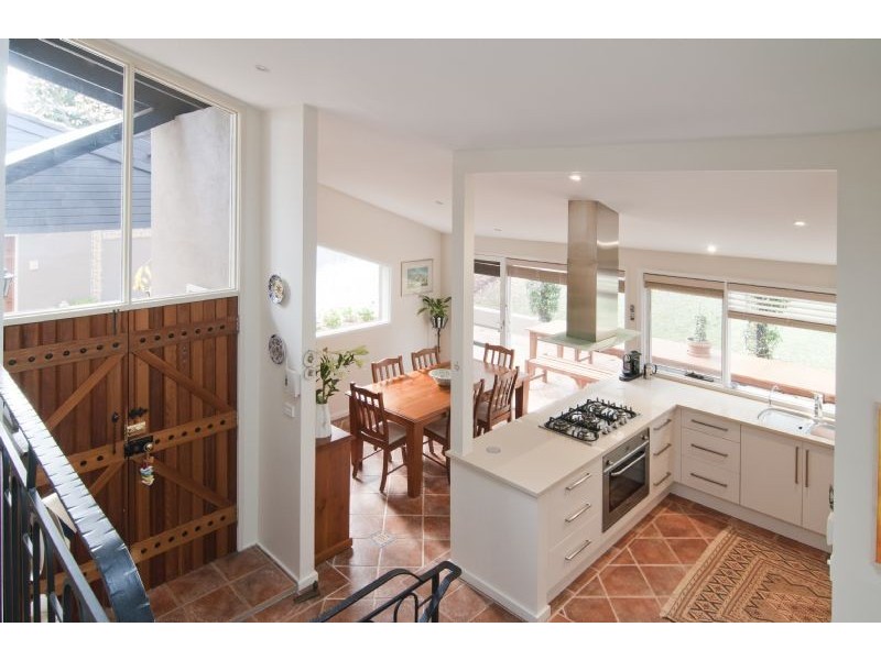 8 Hamilton Ave, Bowral NSW 2576