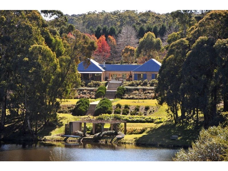 8 Birchwood Drive, Bundanoon NSW 2578