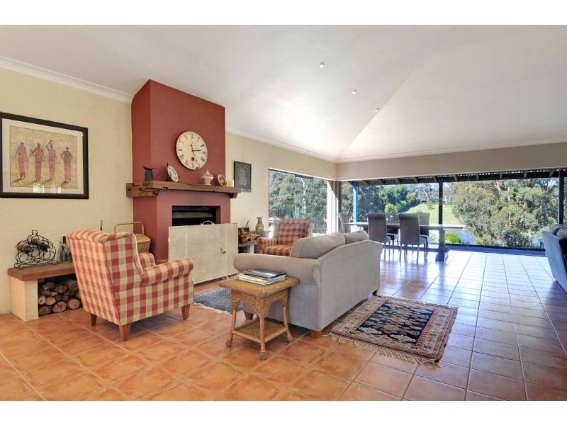 8 Birchwood Drive, Bundanoon NSW 2578