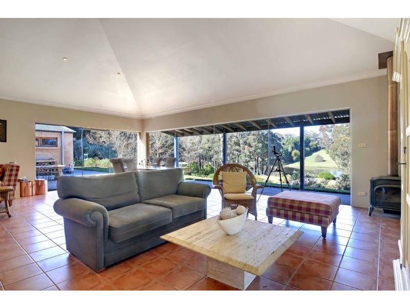 8 Birchwood Drive, Bundanoon NSW 2578