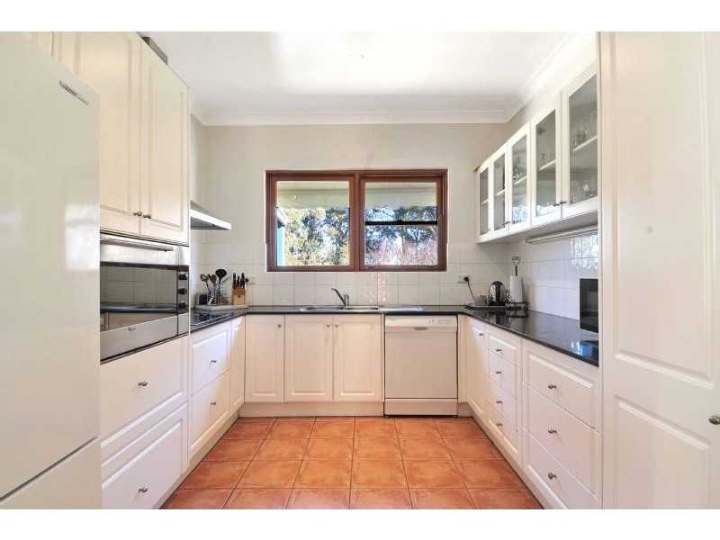 8 Birchwood Drive, Bundanoon NSW 2578