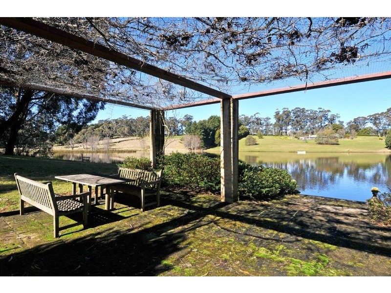 8 Birchwood Drive, Bundanoon NSW 2578