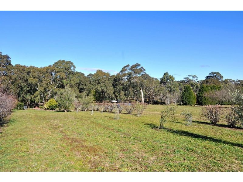 8 Birchwood Drive, Bundanoon NSW 2578