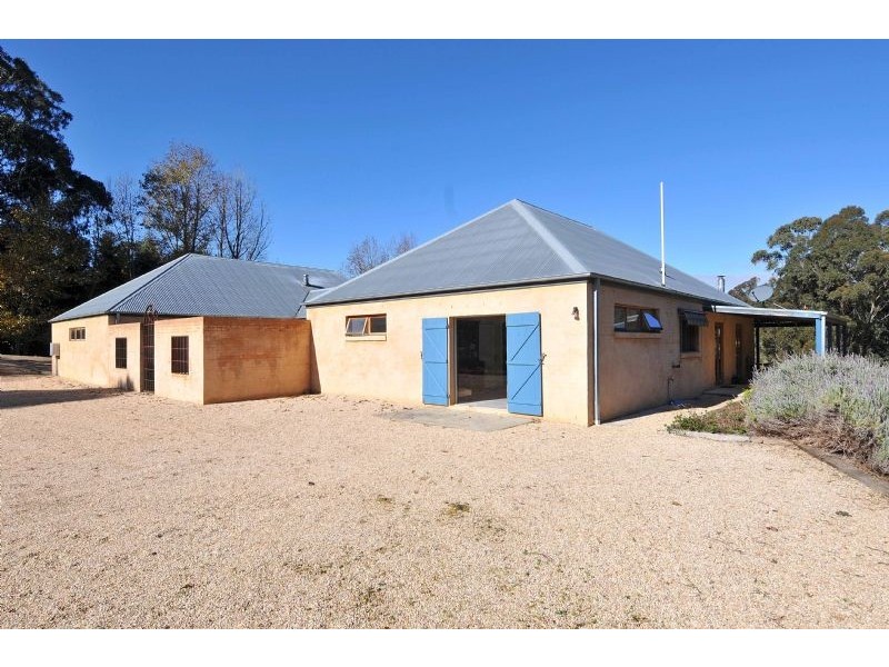 8 Birchwood Drive, Bundanoon NSW 2578