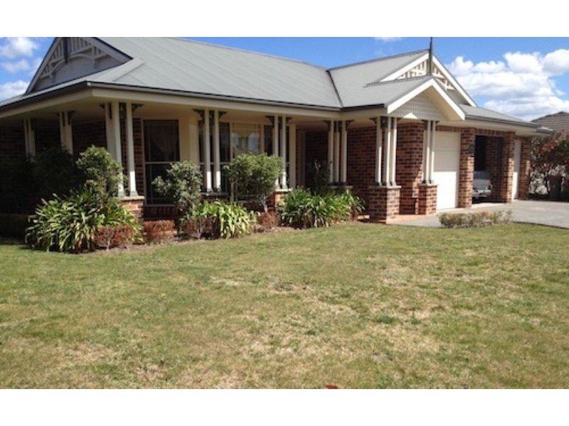 13 Mairinger Crescent, East Bowral NSW 2576