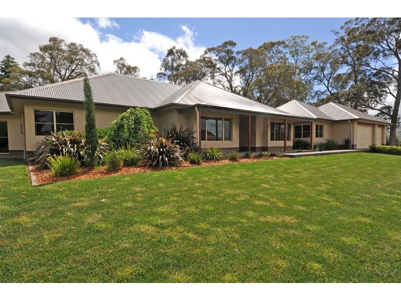 10 Harby Ave, Burradoo NSW 2576