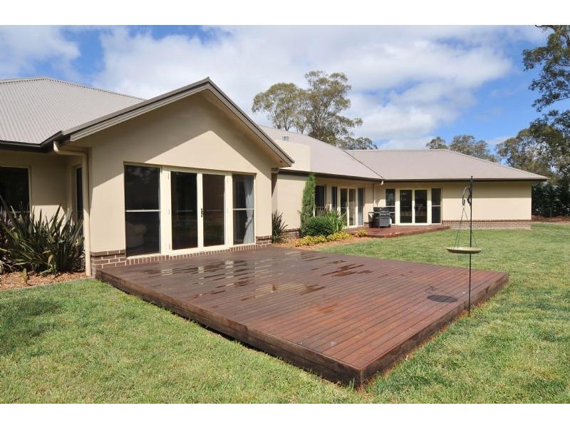 10 Harby Ave, Burradoo NSW 2576