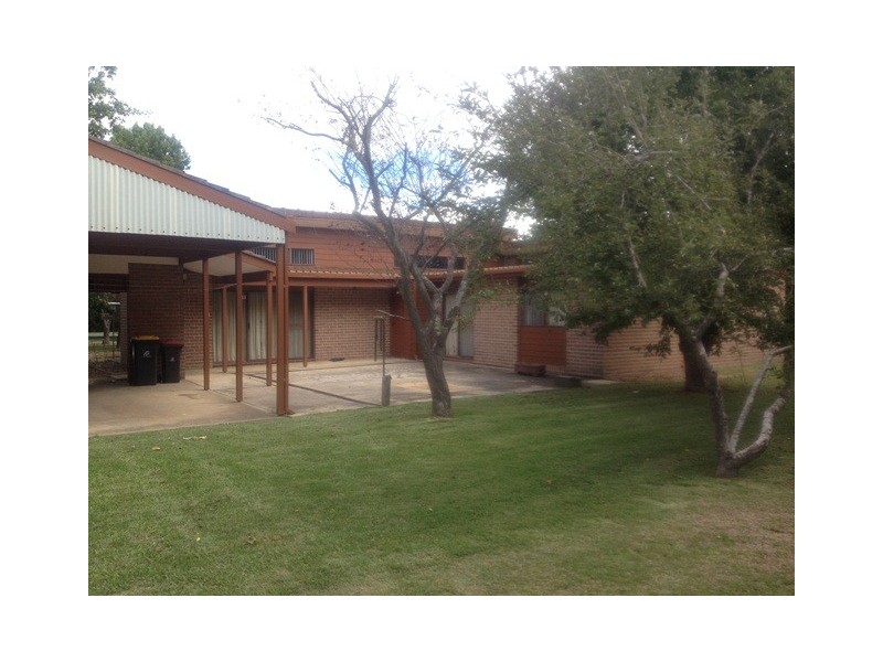 26 Elizabeth St, Burradoo NSW 2576