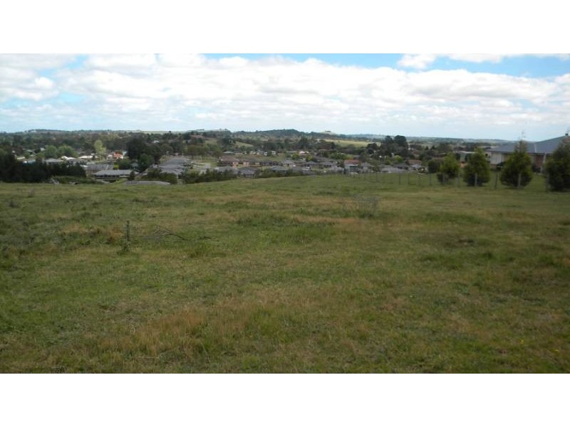 11 Bulwer Road, Moss Vale NSW 2577