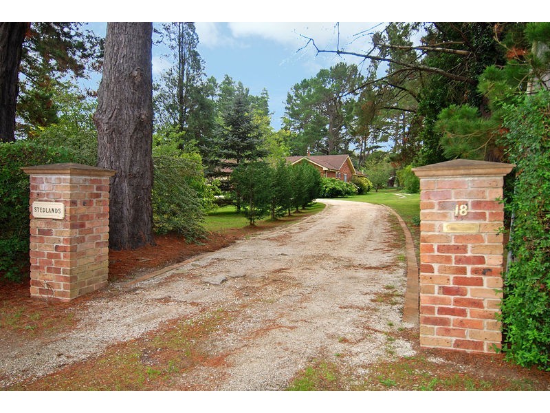 18 Elizabeth Street, Burradoo NSW 2576