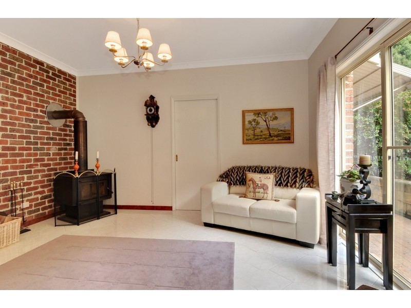 6 Devonshire Road, Robertson NSW 2577